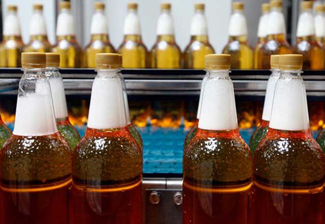 Предлагается ввести запрет на продажу алкоголя крепостью более 4% в пластиковой таре